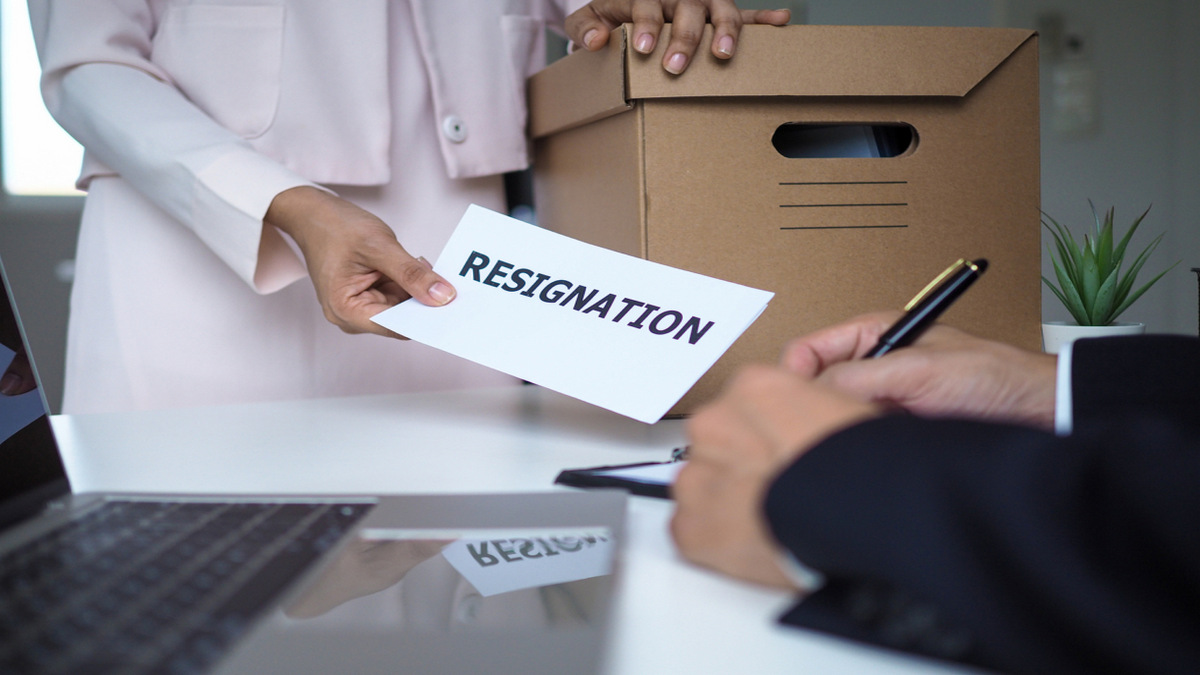 How to Tell Your Boss You're Quitting Your Job, Resignation Letter Examples